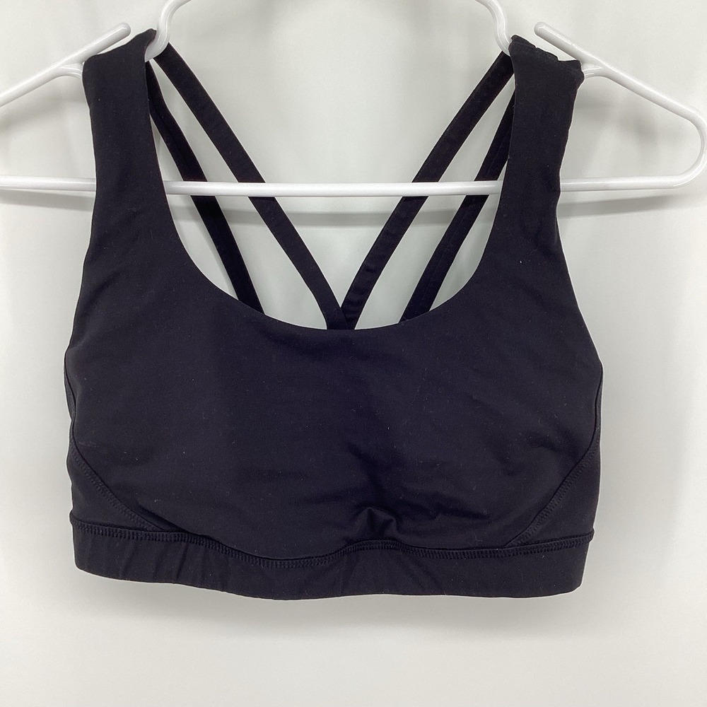 Women's Lululemon energy Strappy Sports bra size 6 Black